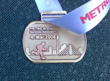 Lohn der Mühen - Medaille Düsseldorfer Marathon